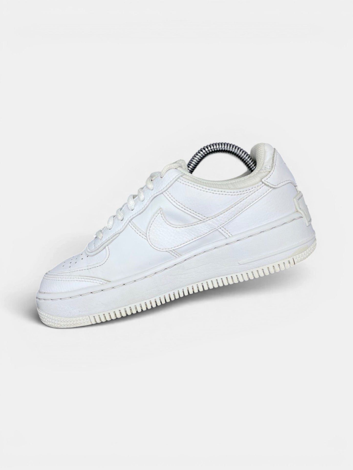 Nike Air Force 1 Shadow Triple White — buty sportowe damskie w bardzo dobrym stanie rozmiar 37.5, wewnętrzny panel prawego buta