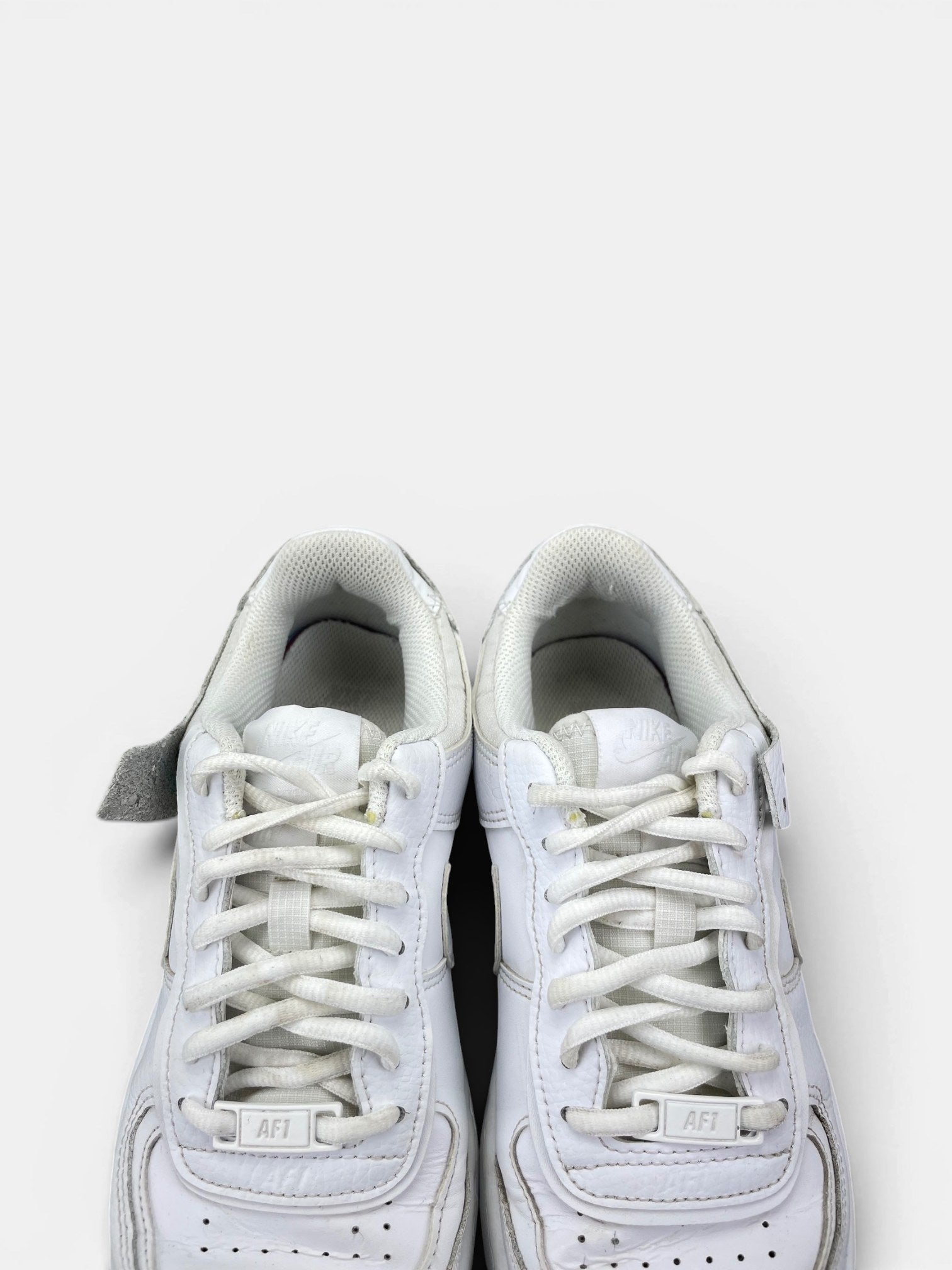 Nike Air Force 1 Shadow Triple White — buty sportowe damskie w bardzo dobrym stanie rozmiar 37.5, zapiętki butów