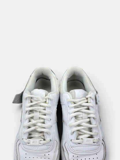 Nike Air Force 1 Shadow Triple White — buty sportowe damskie w bardzo dobrym stanie rozmiar 37.5, zapiętki butów