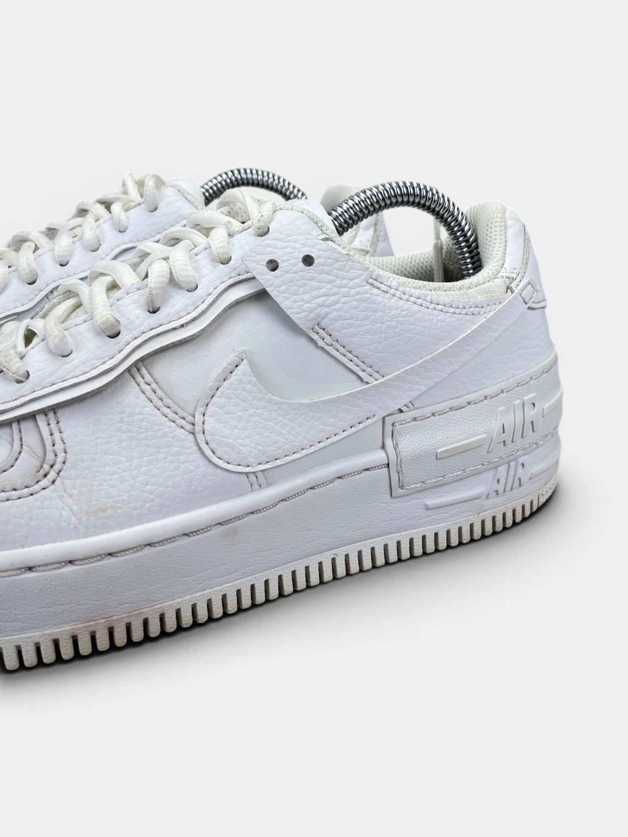 Nike Air Force 1 Shadow Triple White — buty sportowe damskie w bardzo dobrym stanie rozmiar 37.5, opcjonalne zdjęcie 1