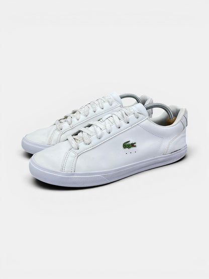 Lacoste Lerond — buty sportowe męskie w bardzo dobrym stanie rozmiar 42, widok z boku