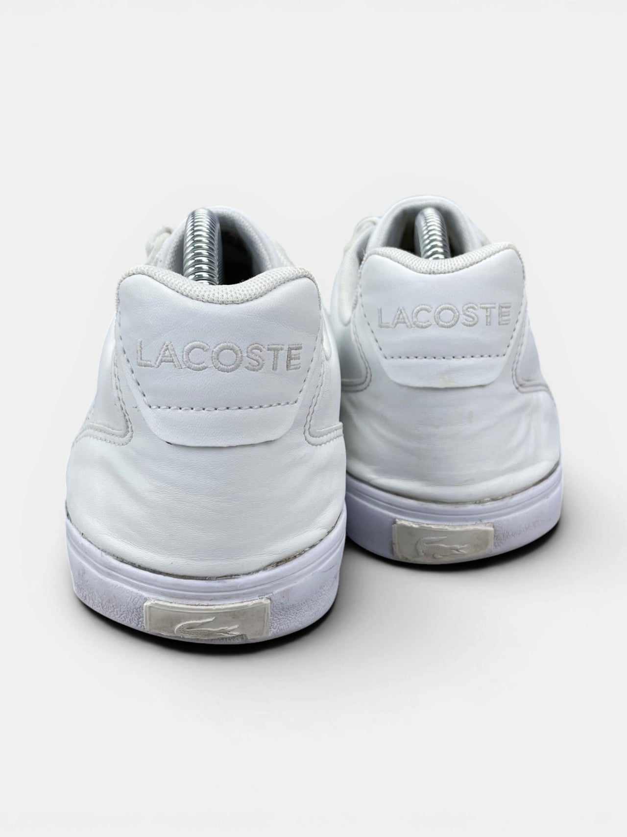 Lacoste Lerond — buty sportowe męskie w bardzo dobrym stanie rozmiar 42, widok z tyłu