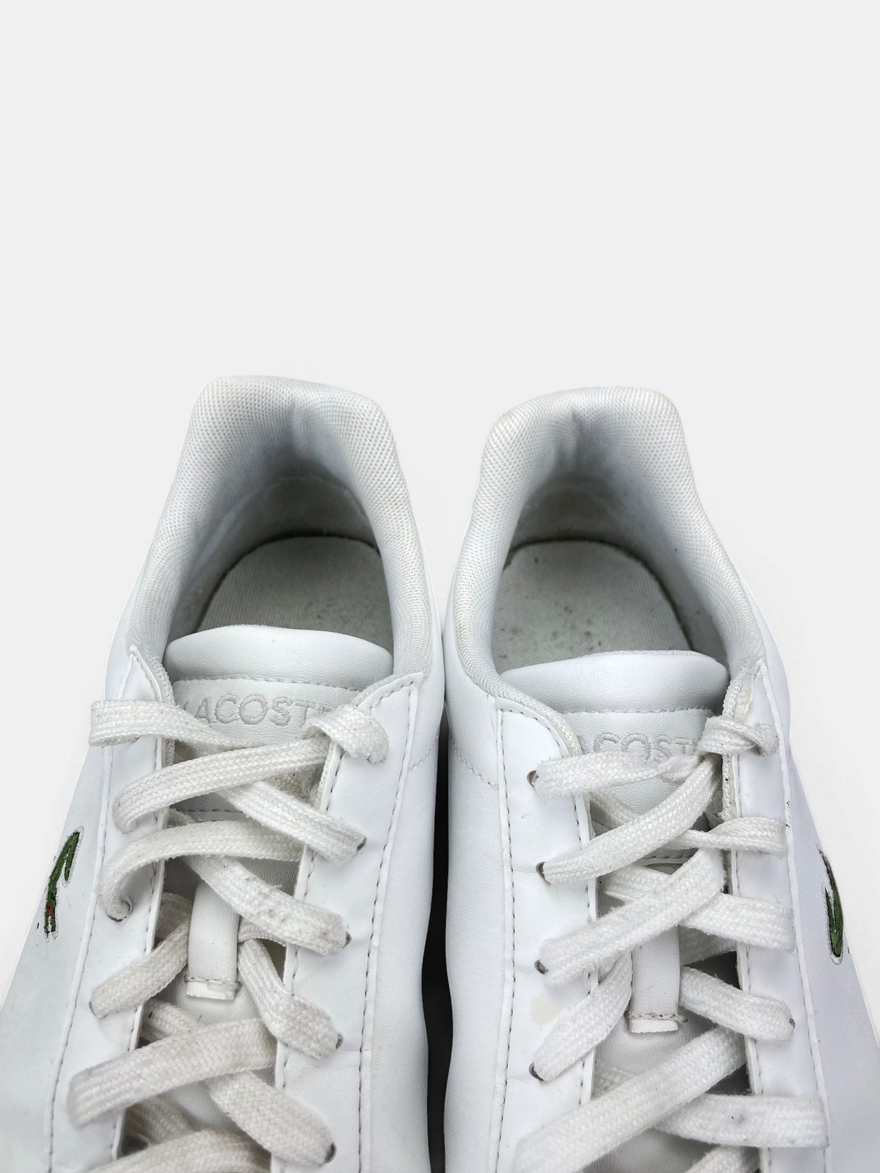 Lacoste Lerond — buty sportowe męskie w bardzo dobrym stanie rozmiar 42, zapiętki butów