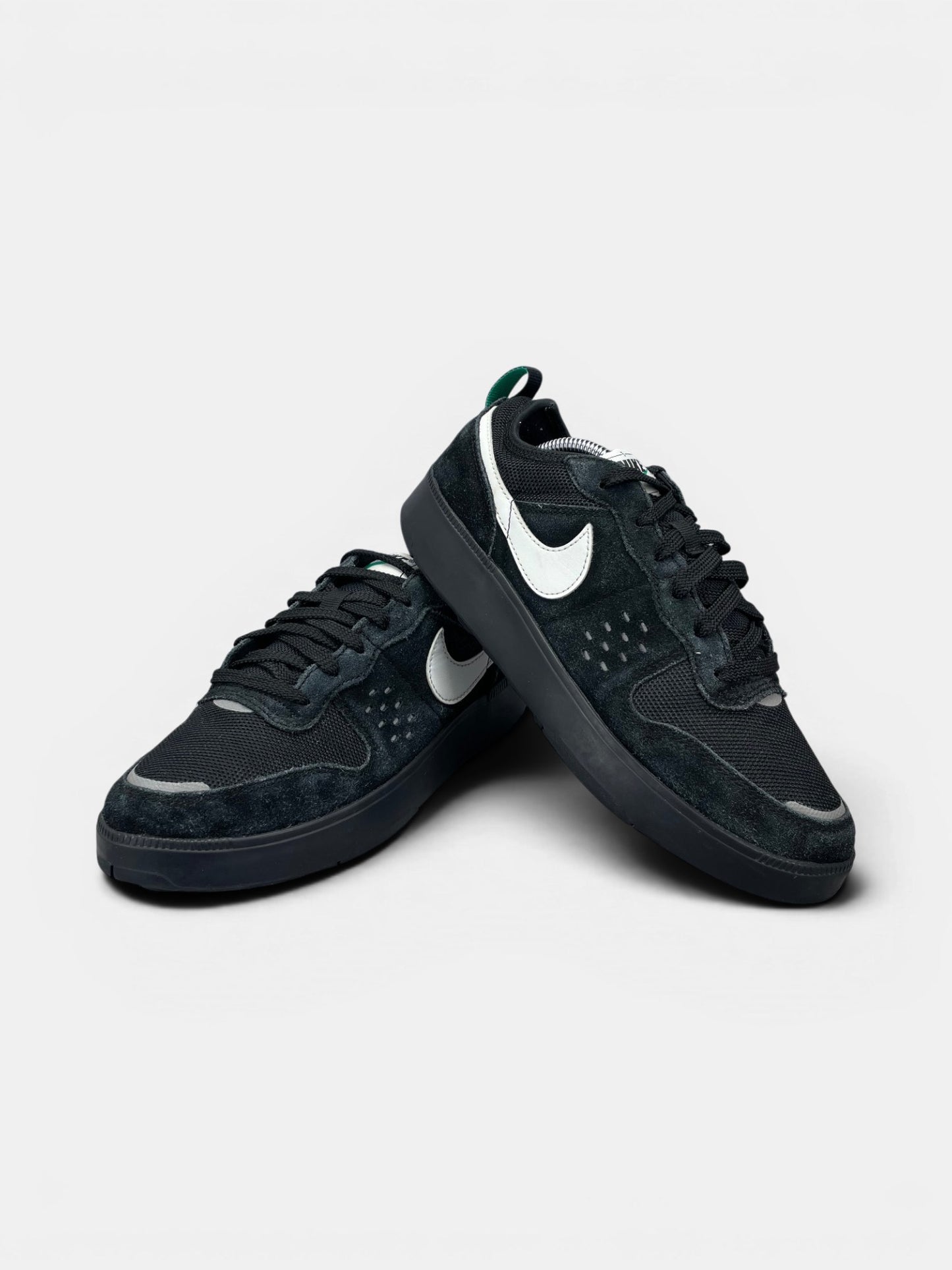Nike C1TY Street — buty sportowe męskie w bardzo dobrym stanie rozmiar 39, boczny profil