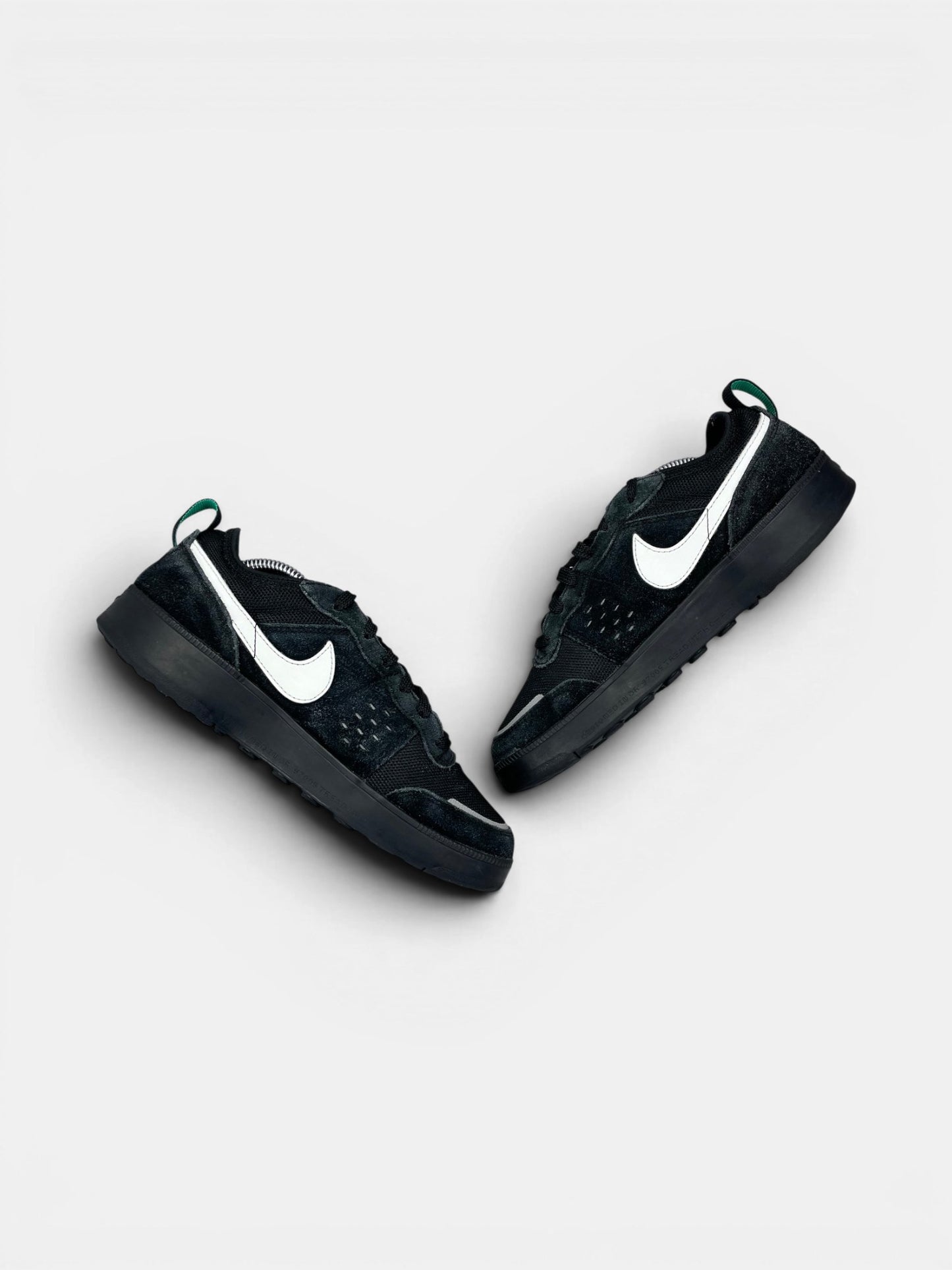 Nike C1TY Street — buty sportowe męskie w bardzo dobrym stanie rozmiar 39, zewnętrzny panel prawego buta