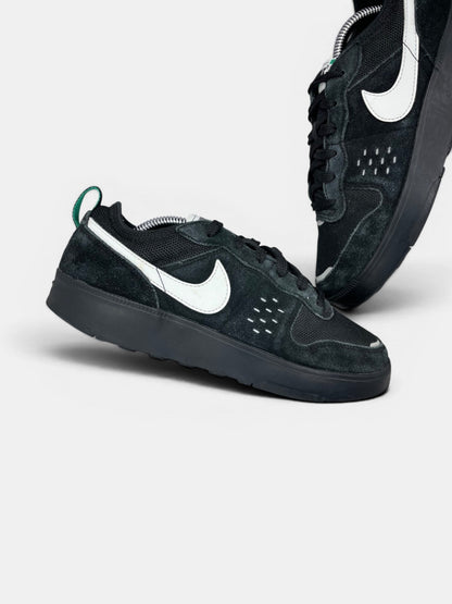 Nike C1TY Street — buty sportowe męskie w bardzo dobrym stanie rozmiar 39, zewnętrzny panel lewego buta