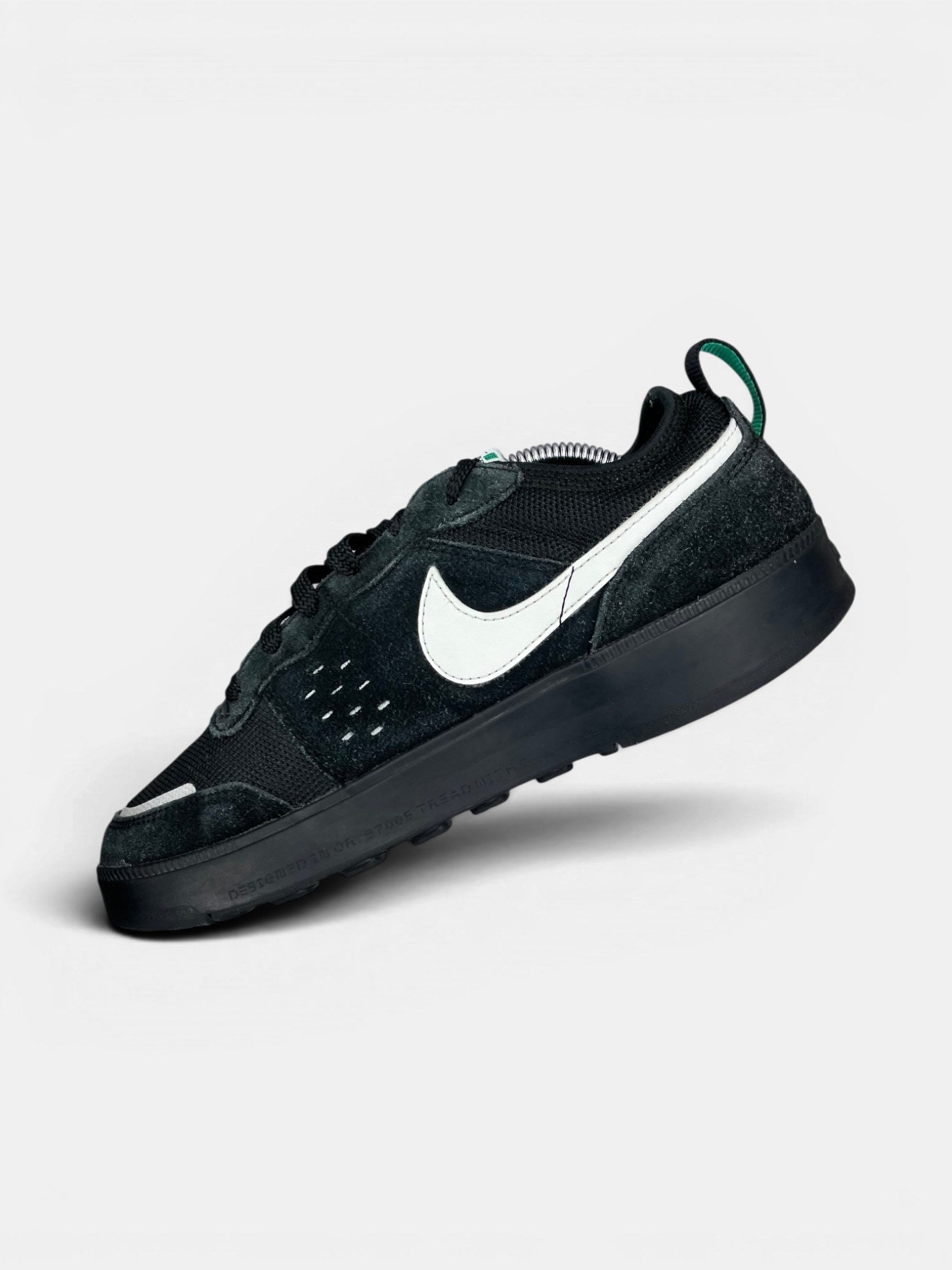 Nike C1TY Street — buty sportowe męskie w bardzo dobrym stanie rozmiar 39, wewnętrzny panel prawego buta
