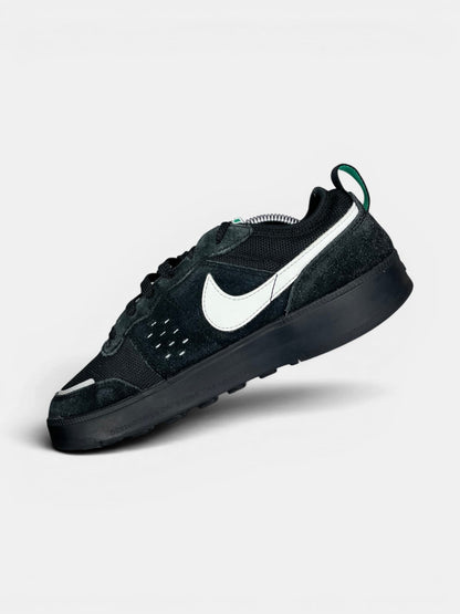 Nike C1TY Street — buty sportowe męskie w bardzo dobrym stanie rozmiar 39, wewnętrzny panel prawego buta