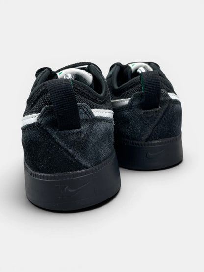 Nike C1TY Street — buty sportowe męskie w bardzo dobrym stanie rozmiar 39, widok z tyłu