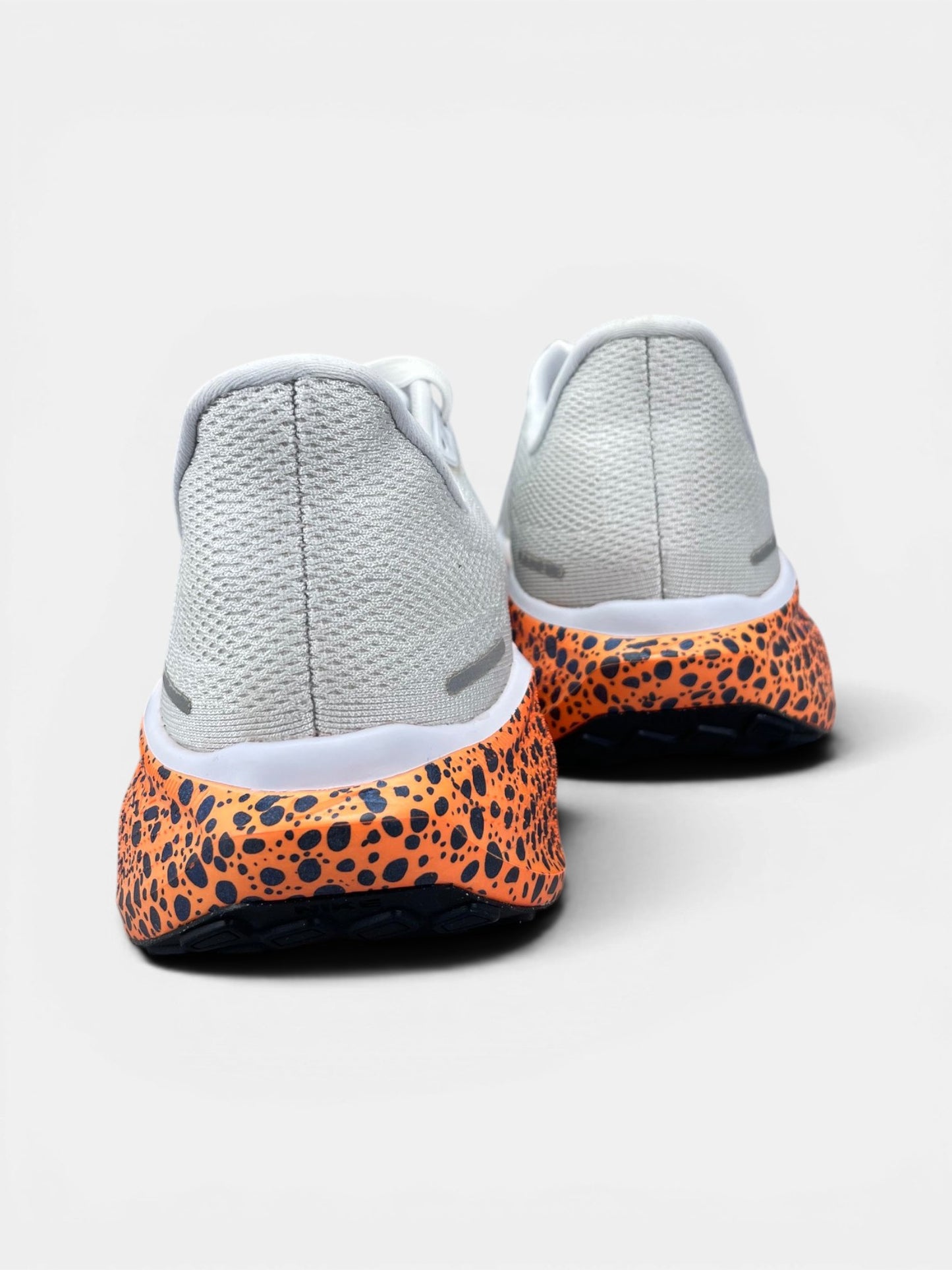 Nike InfinityRN 4 Electric Pack — buty sportowe męskie w bardzo dobrym stanie rozmiar 44, widok z tyłu