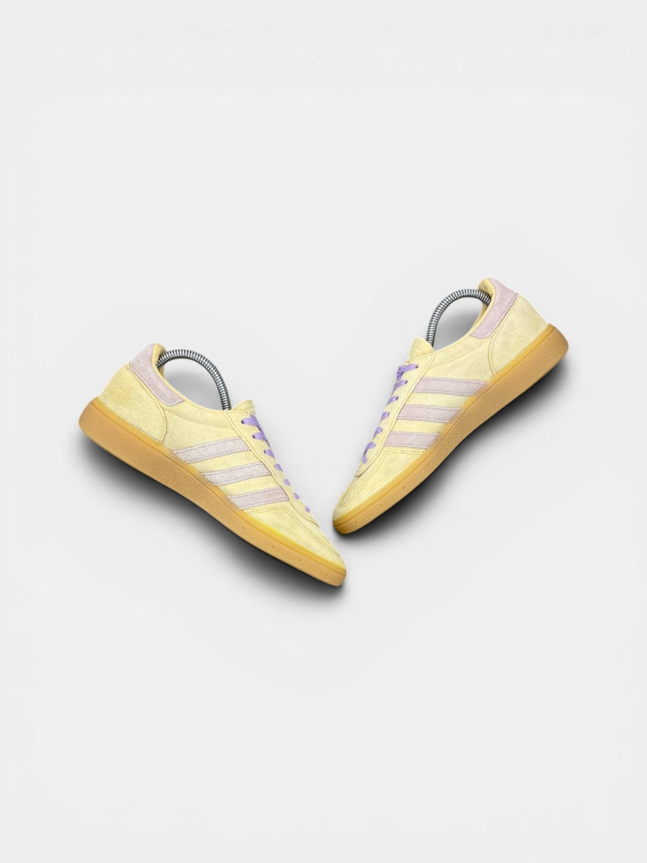 Adidas Handball Spezial W — buty sportowe damskie w bardzo dobrym stanie rozmiar 40 2/3, zewnętrzny panel prawego buta
