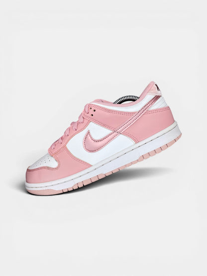 Nike Dunk Low Pink Velvet — buty sportowe damskie w bardzo dobrym stanie rozmiar 39, widok z góry na wewnętrzną stronę butów