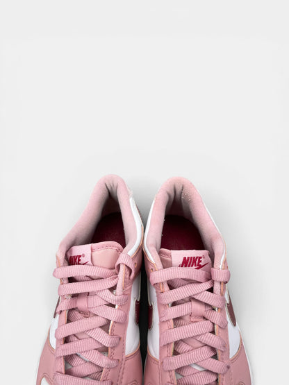 Nike Dunk Low Pink Velvet — buty sportowe damskie w bardzo dobrym stanie rozmiar 39, zapiętki butów
