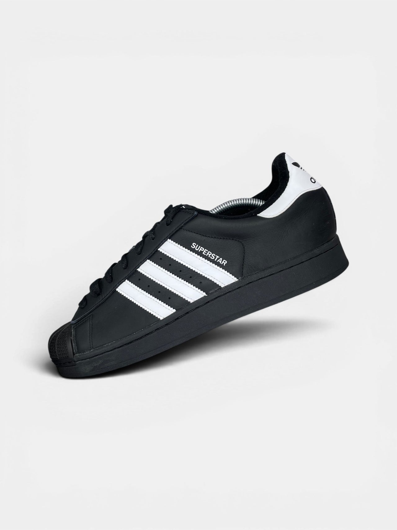 Adidas Superstar II Black White — buty sportowe męskie w bardzo dobrym stanie rozmiar 45 1/3, widok z góry na wewnętrzną stronę butów