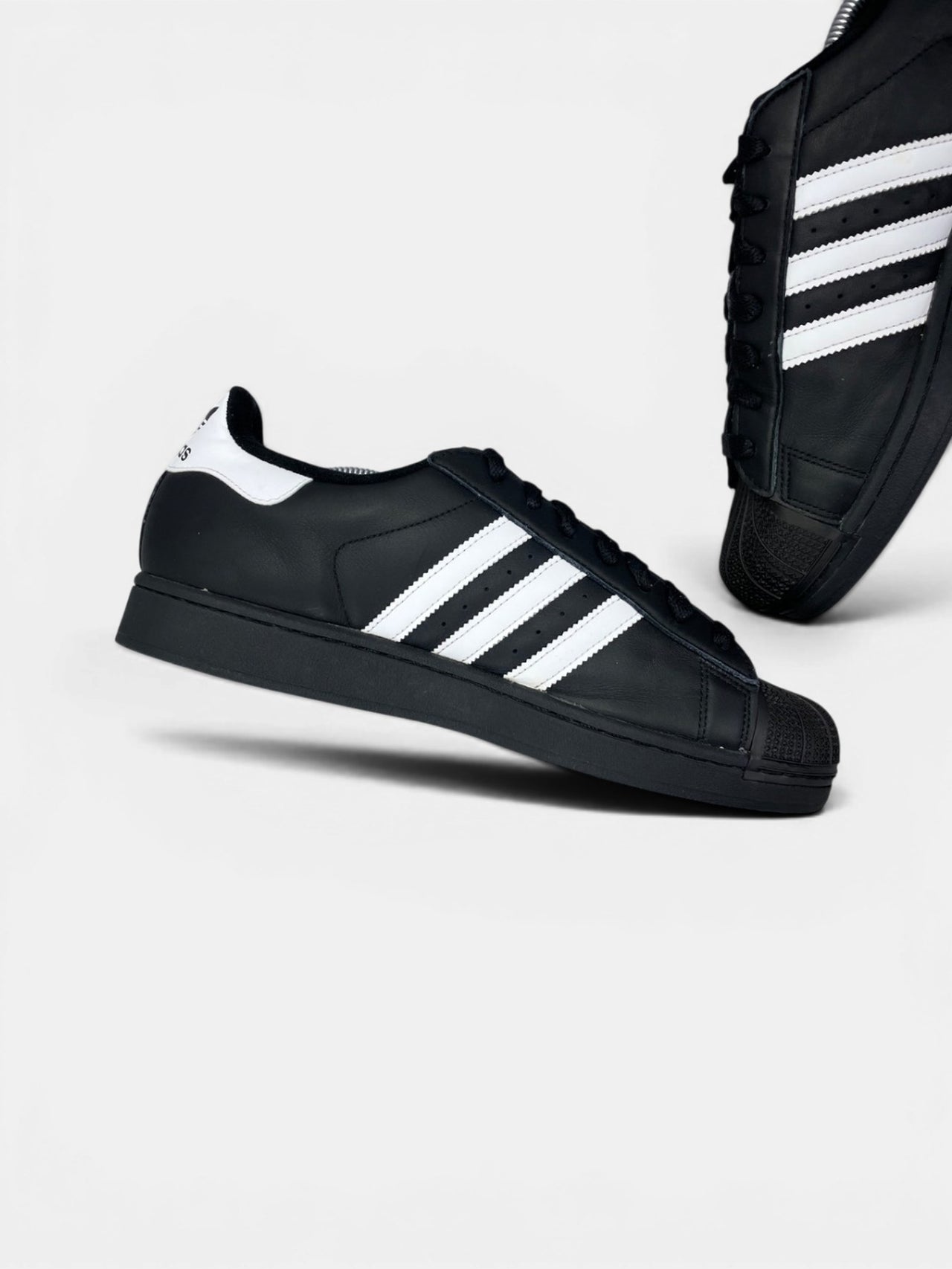 Adidas Superstar II Black White — buty sportowe męskie w bardzo dobrym stanie rozmiar 45 1/3, wewnętrzny panel lewego buta
