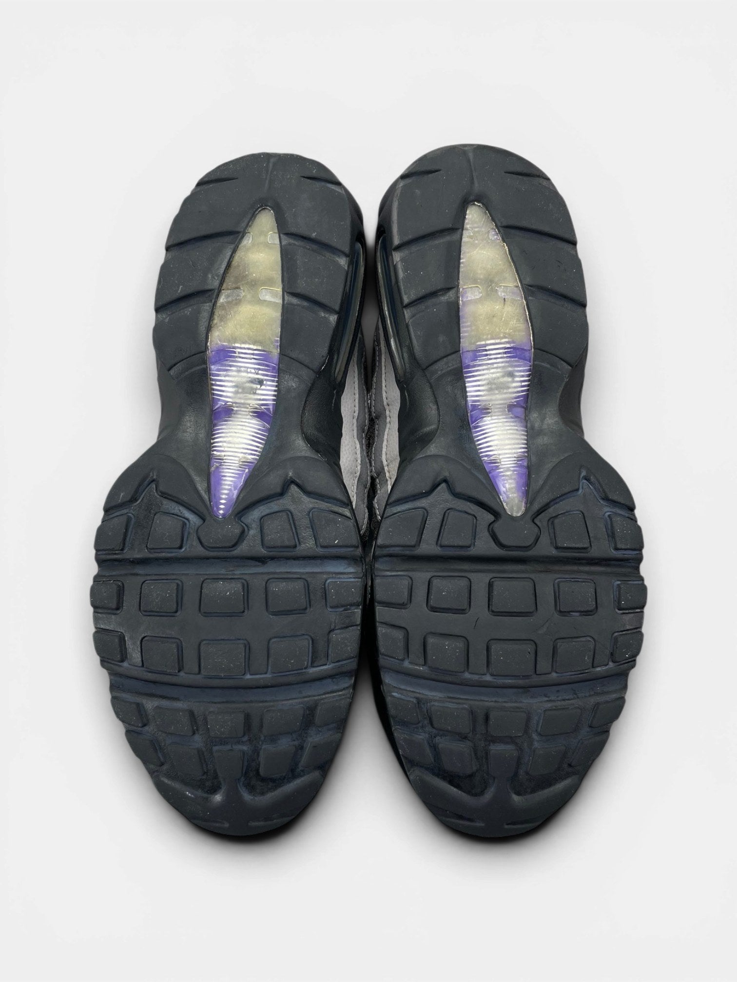 Nike Air Max 95 Black Grape — buty sportowe męskie w bardzo dobrym stanie rozmiar 42, podeszwa