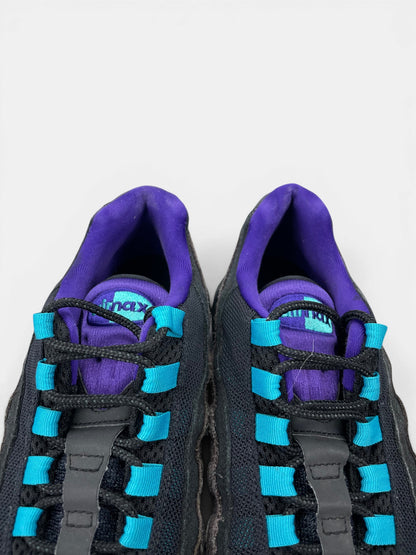 Nike Air Max 95 Black Grape — buty sportowe męskie w bardzo dobrym stanie rozmiar 42, zapiętki butów