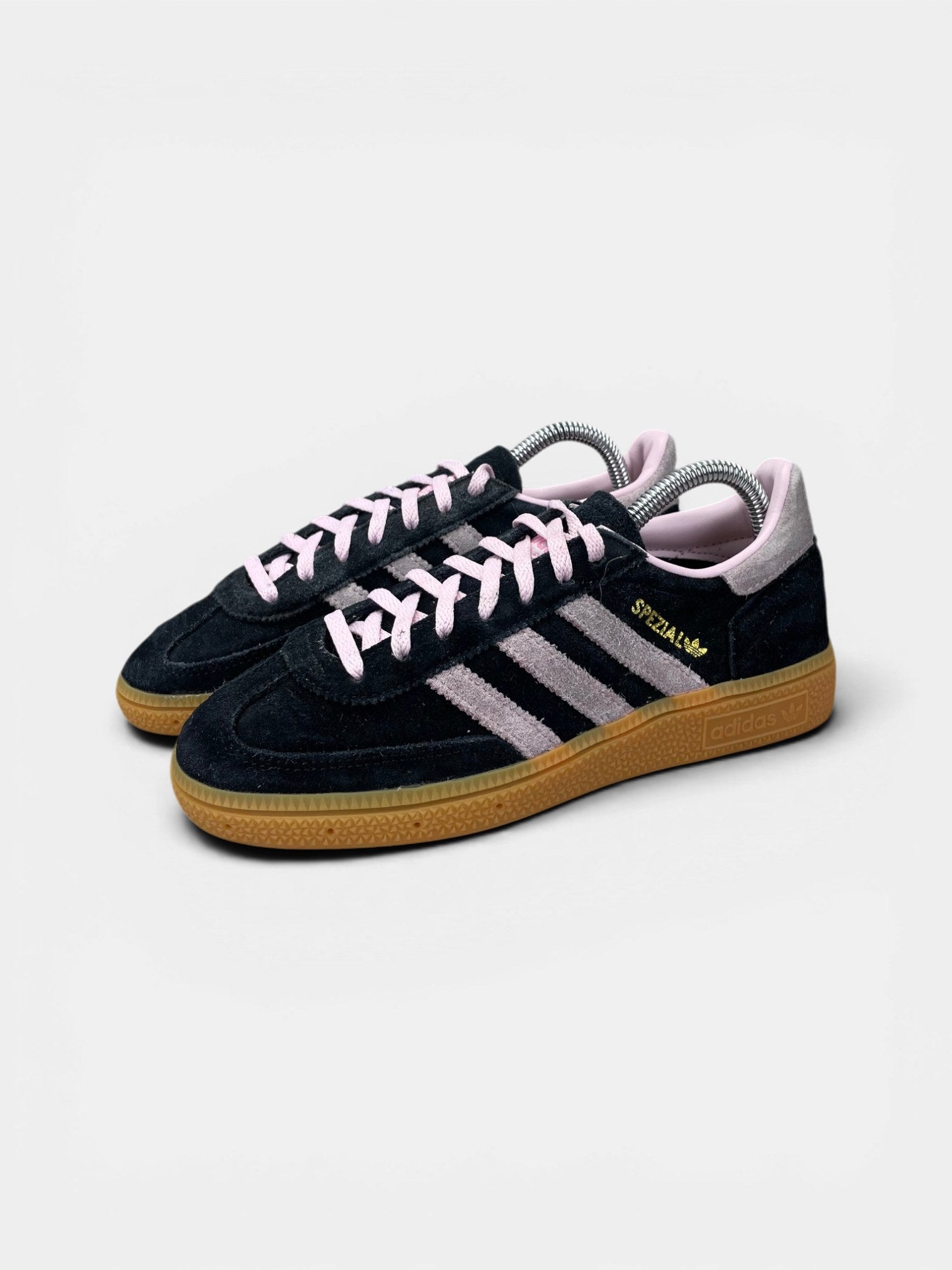 Adidas Spezial Black Pink — buty sportowe damskie w bardzo dobrym stanie rozmiar 36 2/3, widok z boku