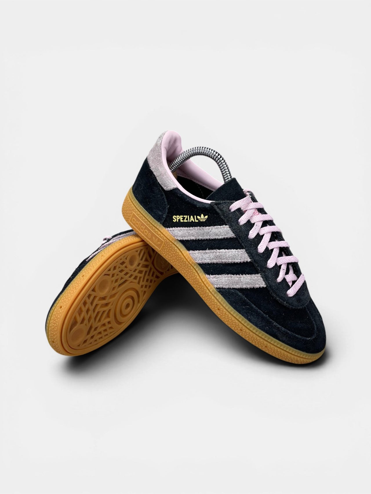 Adidas Spezial Black Pink — buty sportowe damskie w bardzo dobrym stanie rozmiar 36 2/3, boczny profil