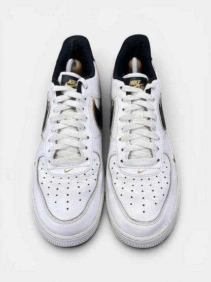 Nike Air Force 1 Low Metallic Gold — buty sportowe męskie w bardzo dobrym stanie rozmiar 43, widok z góry
