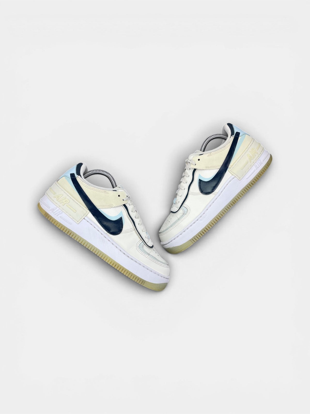 Nike Air Force 1 Low Shadow Sail Glacier Blue — buty sportowe damskie w bardzo dobrym stanie rozmiar 38, widok z góry na zewnętrzną stronę butów