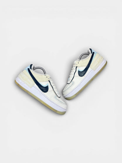 Nike Air Force 1 Low Shadow Sail Glacier Blue — buty sportowe damskie w bardzo dobrym stanie rozmiar 38, widok z góry na zewnętrzną stronę butów