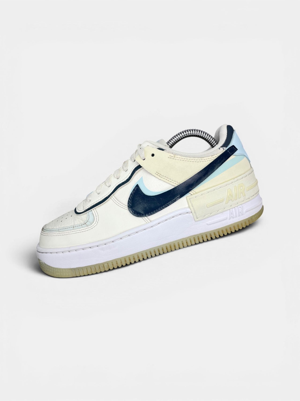 Nike Air Force 1 Low Shadow Sail Glacier Blue — buty sportowe damskie w bardzo dobrym stanie rozmiar 38, widok z góry na wewnętrzną stronę butów