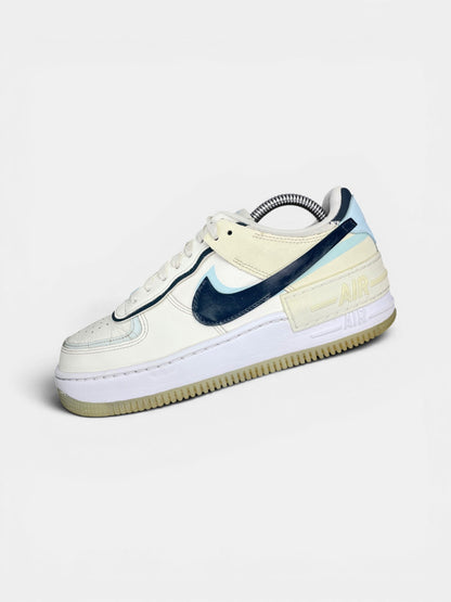 Nike Air Force 1 Low Shadow Sail Glacier Blue — buty sportowe damskie w bardzo dobrym stanie rozmiar 38, widok z góry na wewnętrzną stronę butów