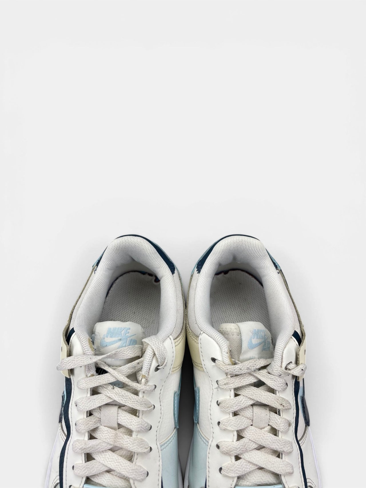 Nike Air Force 1 Low Shadow Sail Glacier Blue — buty sportowe damskie w bardzo dobrym stanie rozmiar 38, zapiętki butów