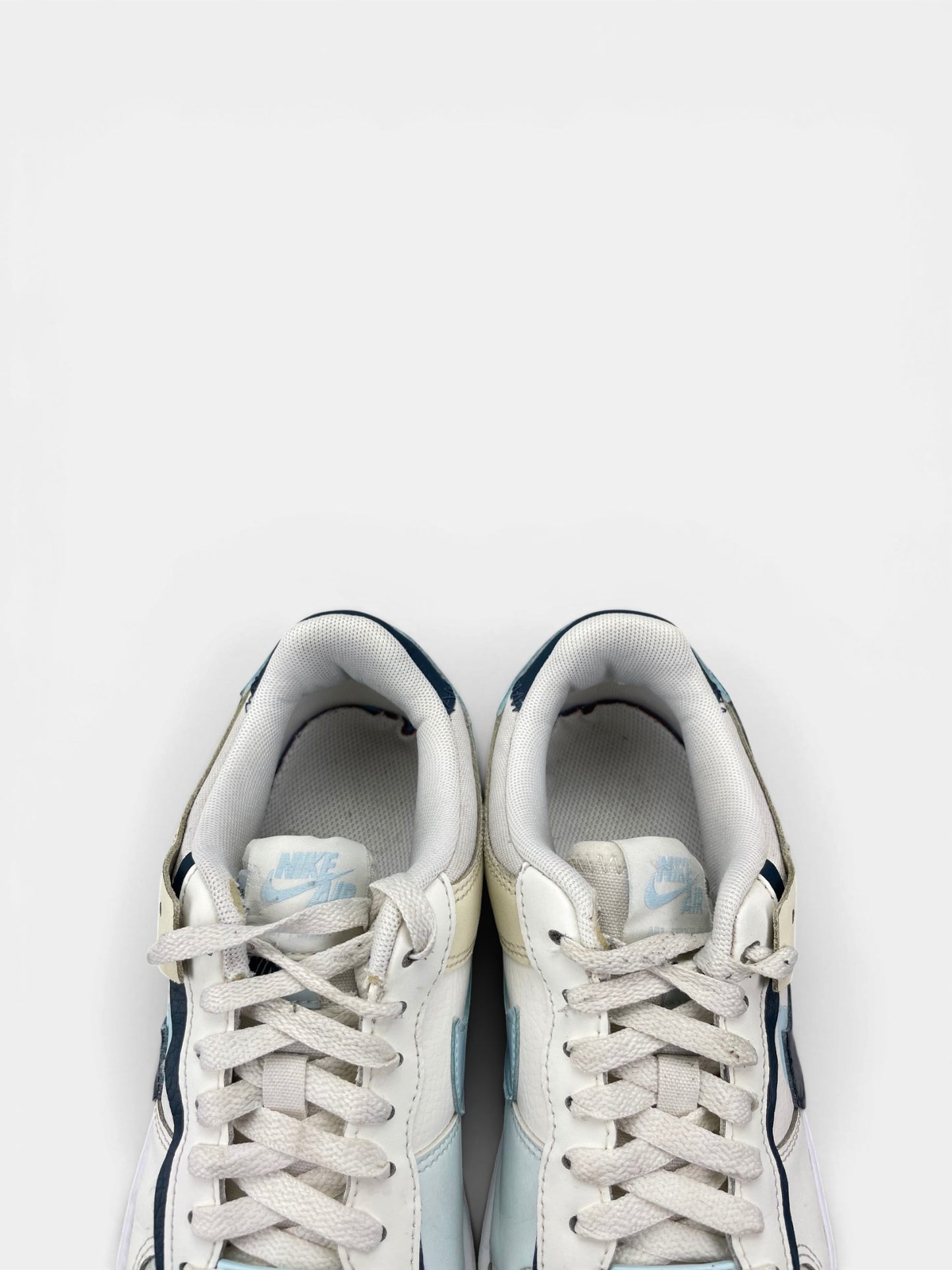 Nike Air Force 1 Low Shadow Sail Glacier Blue — buty sportowe damskie w bardzo dobrym stanie rozmiar 38, zapiętki butów