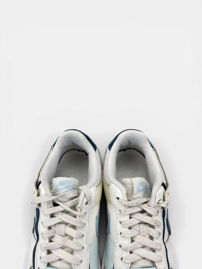 Nike Air Force 1 Low Shadow Sail Glacier Blue — buty sportowe damskie w bardzo dobrym stanie rozmiar 38, zapiętki butów