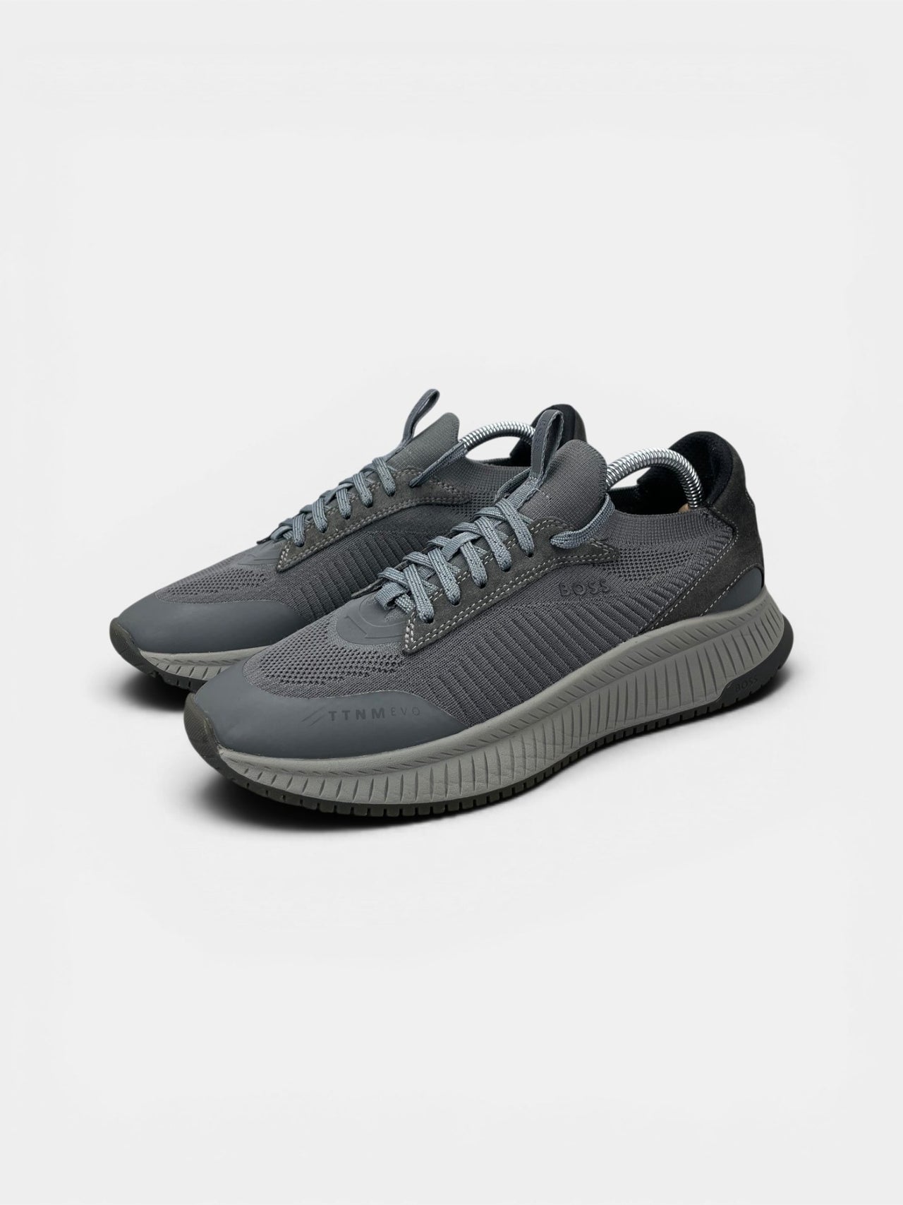 Hugo Boss Boss Sneakers — buty sportowe męskie w bardzo dobrym stanie rozmiar 40, widok z boku