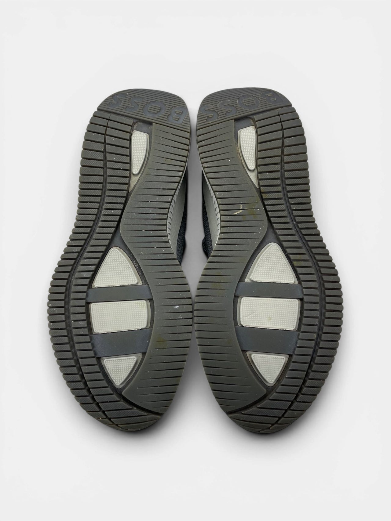 Hugo Boss Boss Sneakers — buty sportowe męskie w bardzo dobrym stanie rozmiar 40, podeszwa