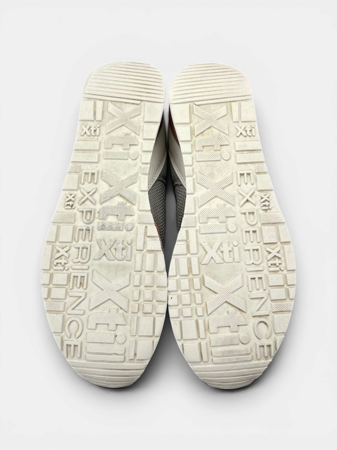 Xti Sneakers — buty sportowe damskie w bardzo dobrym stanie rozmiar 39, podeszwa