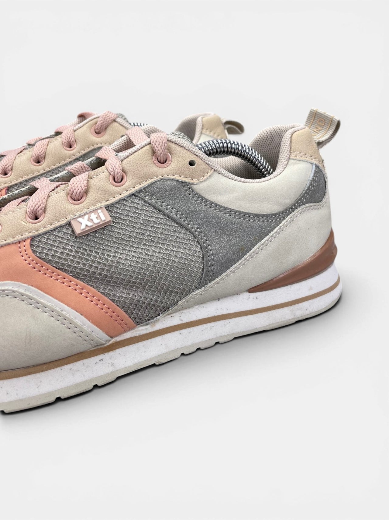 Xti Sneakers — buty sportowe damskie w bardzo dobrym stanie rozmiar 39, opcjonalne zdjęcie 1