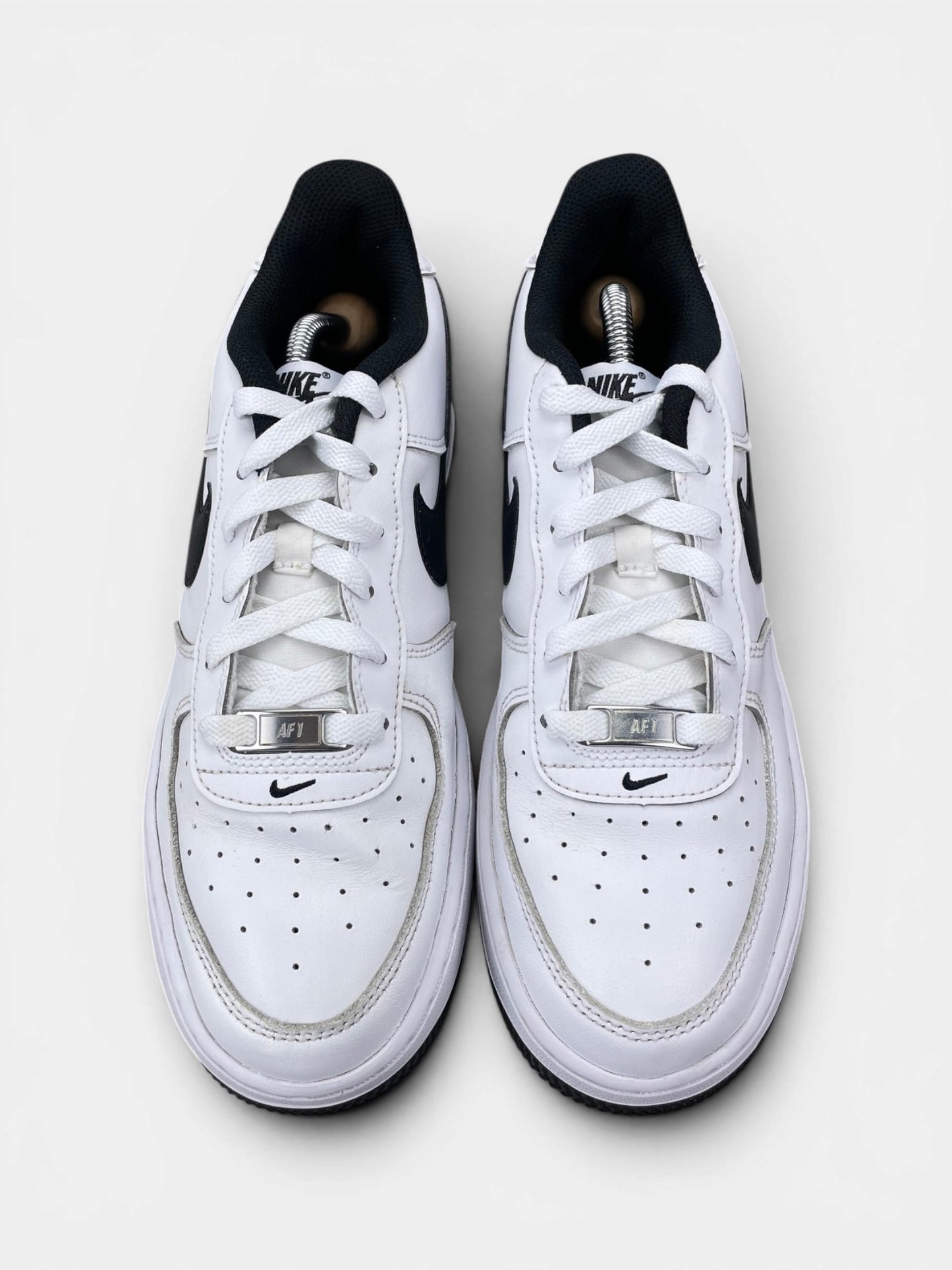 Nike Air Force 1 LV8 3 — buty sportowe damskie w bardzo dobrym stanie rozmiar 40, widok z góry