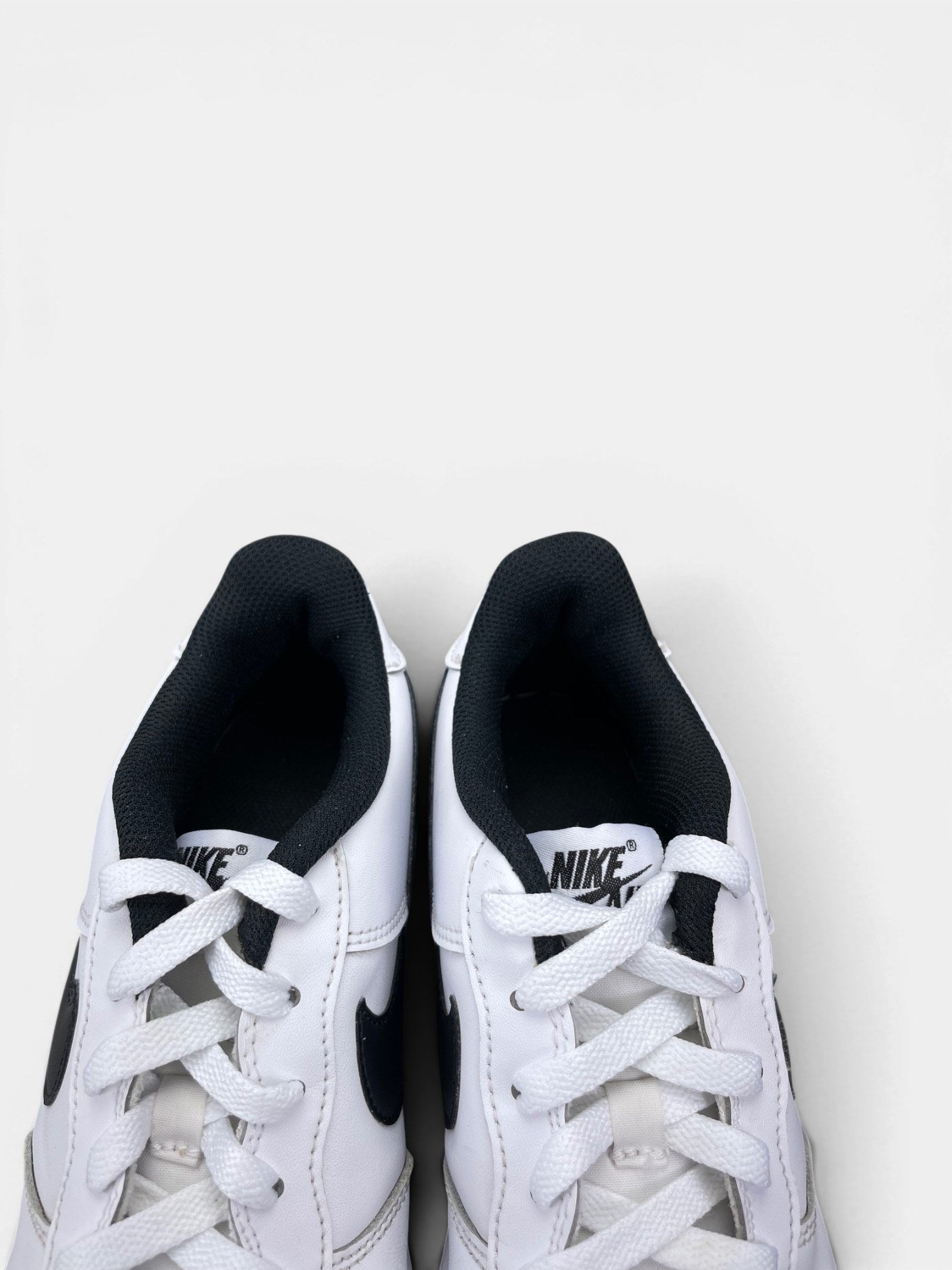 Nike Air Force 1 LV8 3 — buty sportowe damskie w bardzo dobrym stanie rozmiar 40, zapiętki butów