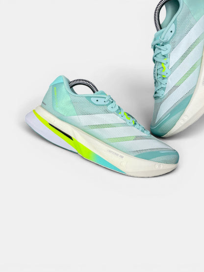 Adidas Adizero Boston 13 — buty sportowe damskie w bardzo dobrym stanie rozmiar 38 2/3, zewnętrzny panel lewego buta