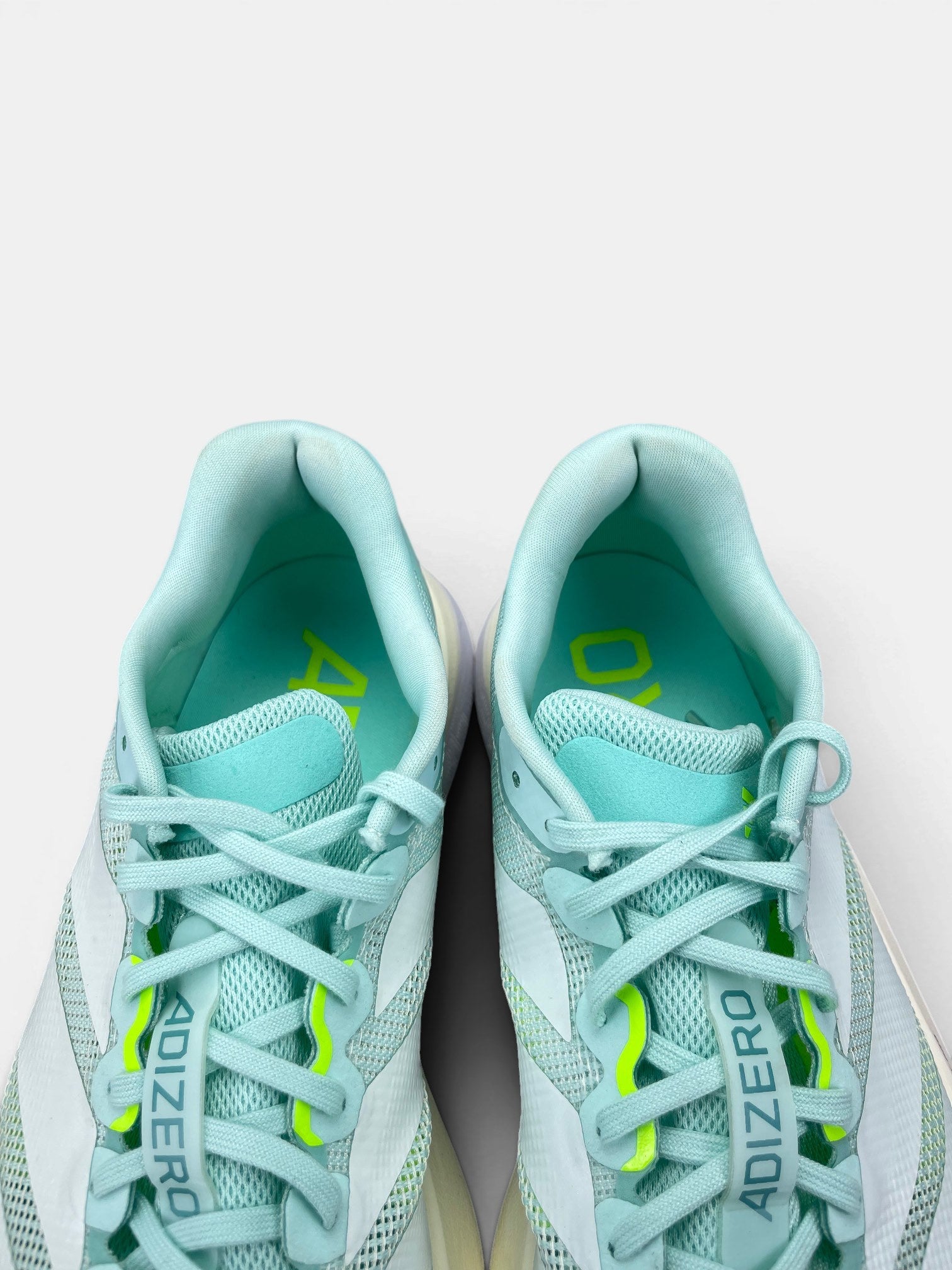 Adidas Adizero Boston 13 — buty sportowe damskie w bardzo dobrym stanie rozmiar 38 2/3, zapiętki butów