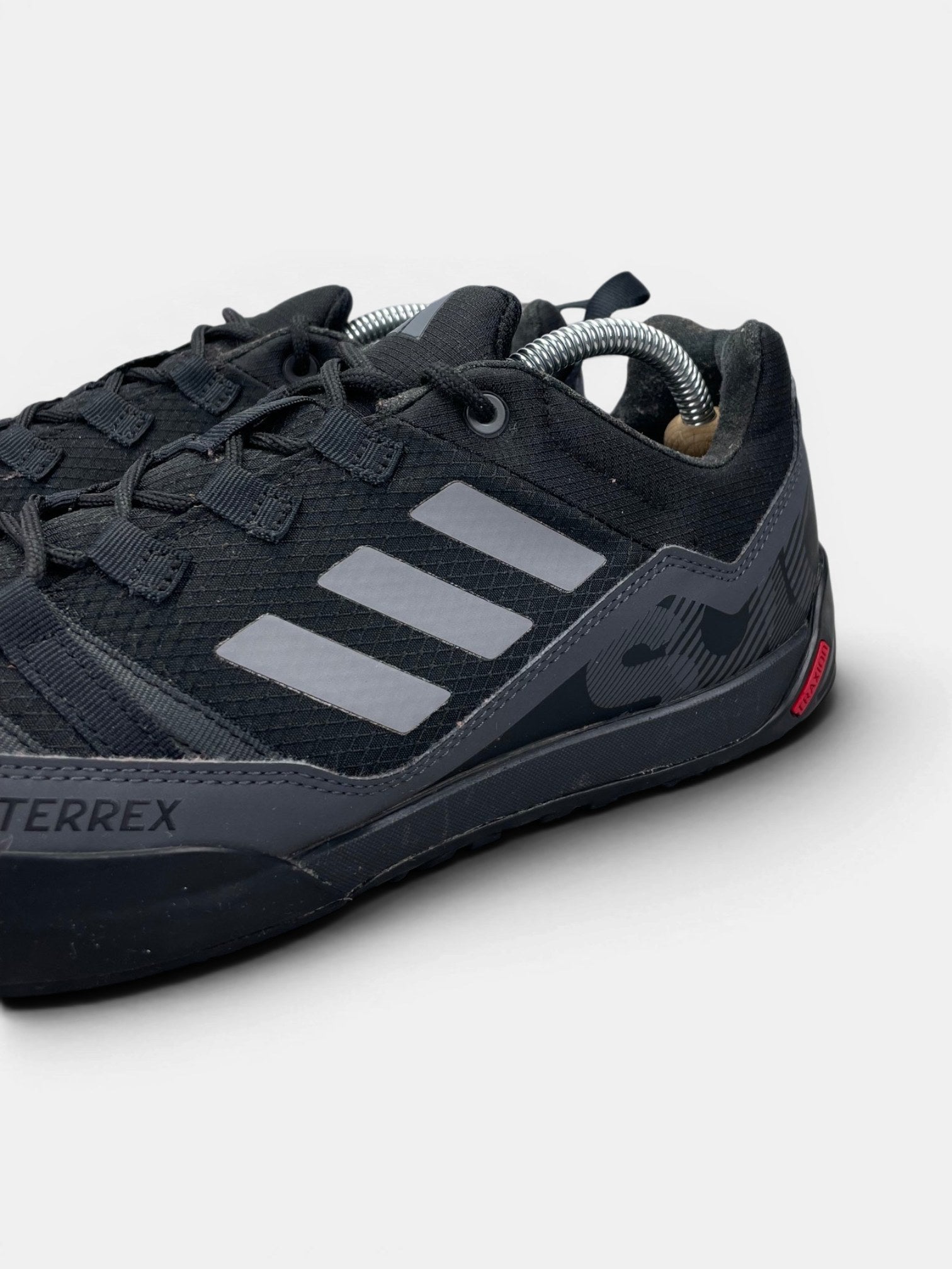 Adidas Terrex Swift Solo 2.0 Core Black — buty sportowe męskie w bardzo dobrym stanie rozmiar 43 1/3, opcjonalne zdjęcie 1