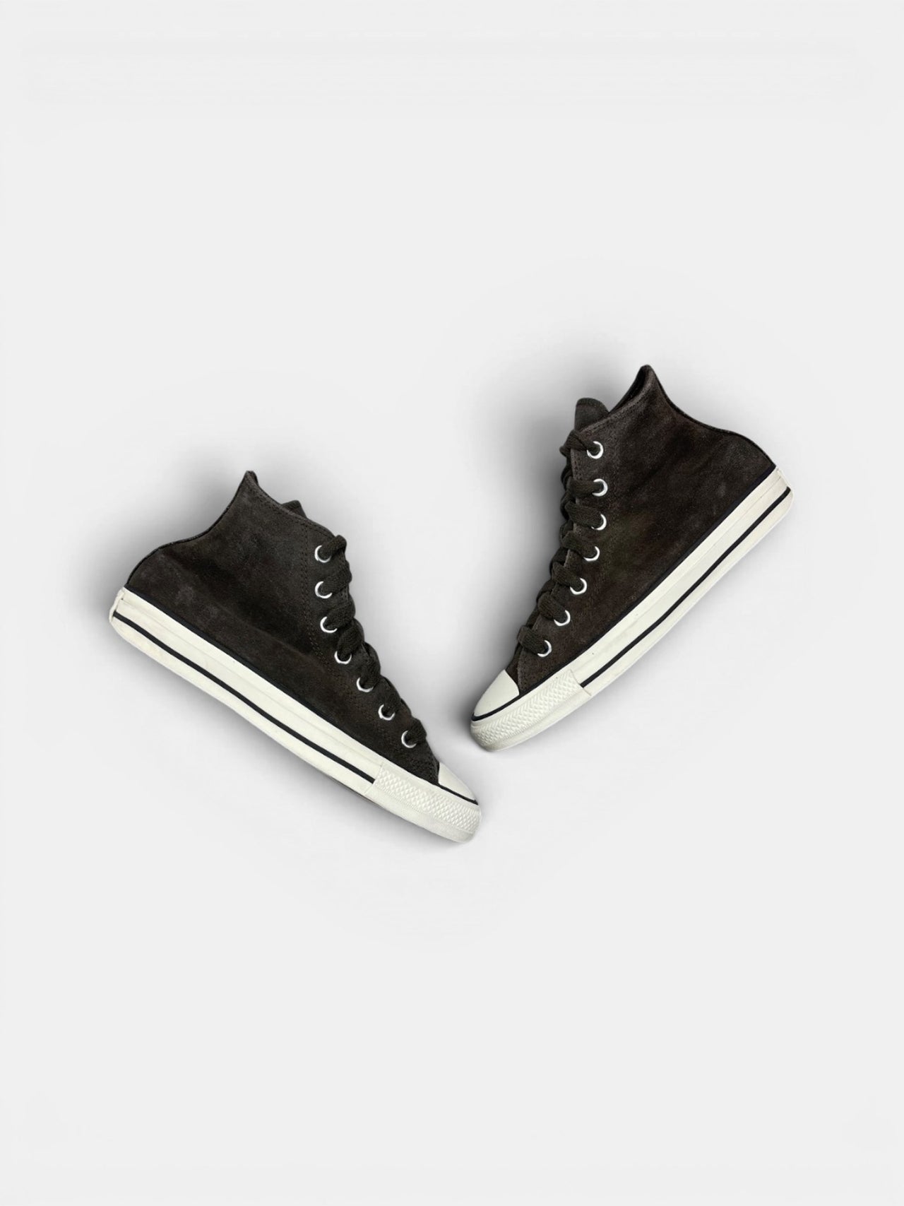 Converse Suede All Star Hi Fresh Brew — buty sportowe damskie w bardzo dobrym stanie rozmiar 39, widok z góry na zewnętrzną stronę butów