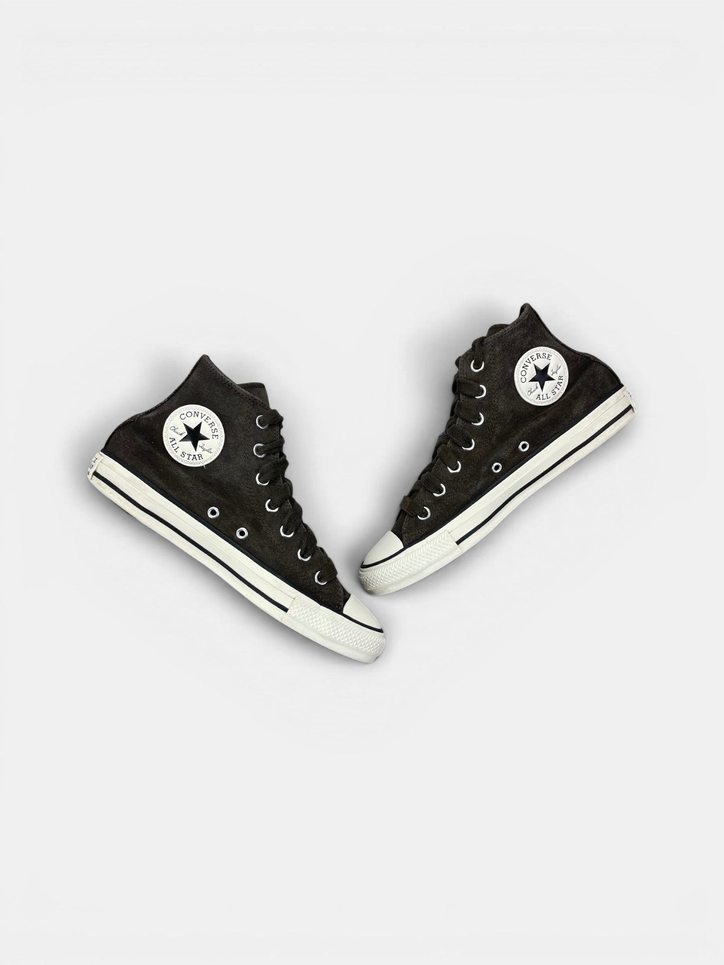 Converse Suede All Star Hi Fresh Brew — buty sportowe damskie w bardzo dobrym stanie rozmiar 39, zewnętrzny panel prawego buta