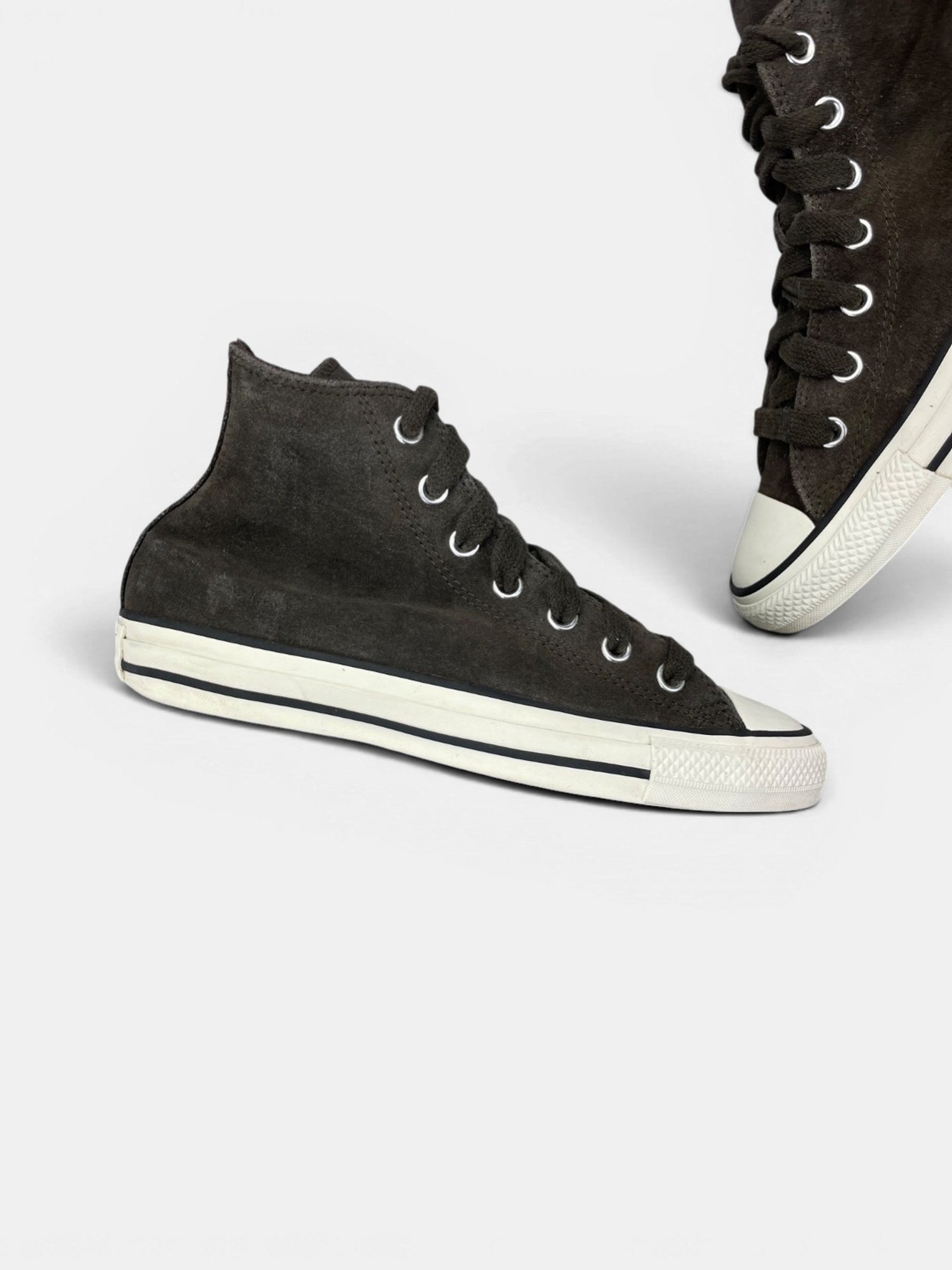 Converse Suede All Star Hi Fresh Brew — buty sportowe damskie w bardzo dobrym stanie rozmiar 39, zewnętrzny panel lewego buta