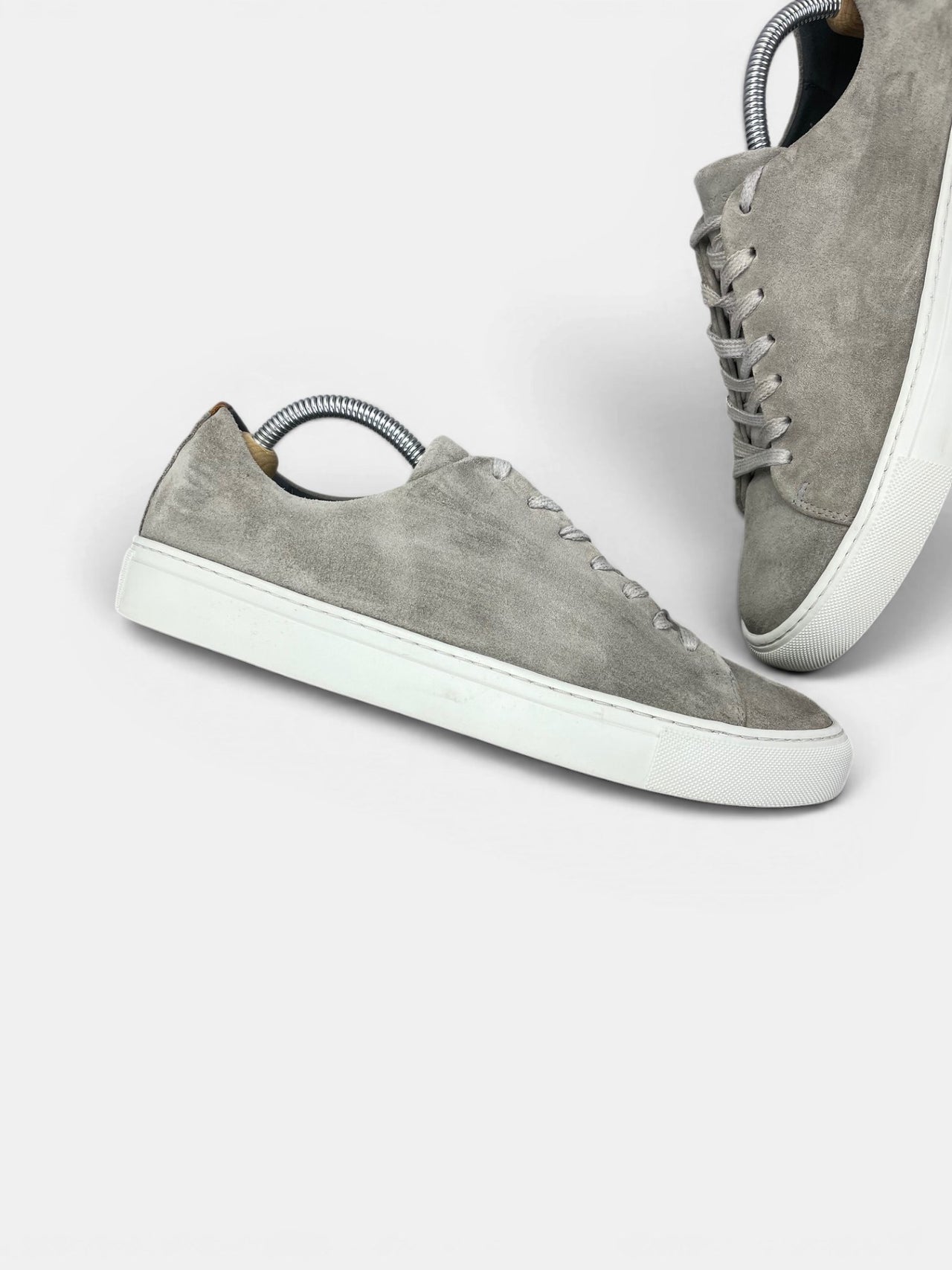 Sneaky Steve Sneakers — buty sportowe męskie w bardzo dobrym stanie rozmiar 42, zewnętrzny panel lewego buta