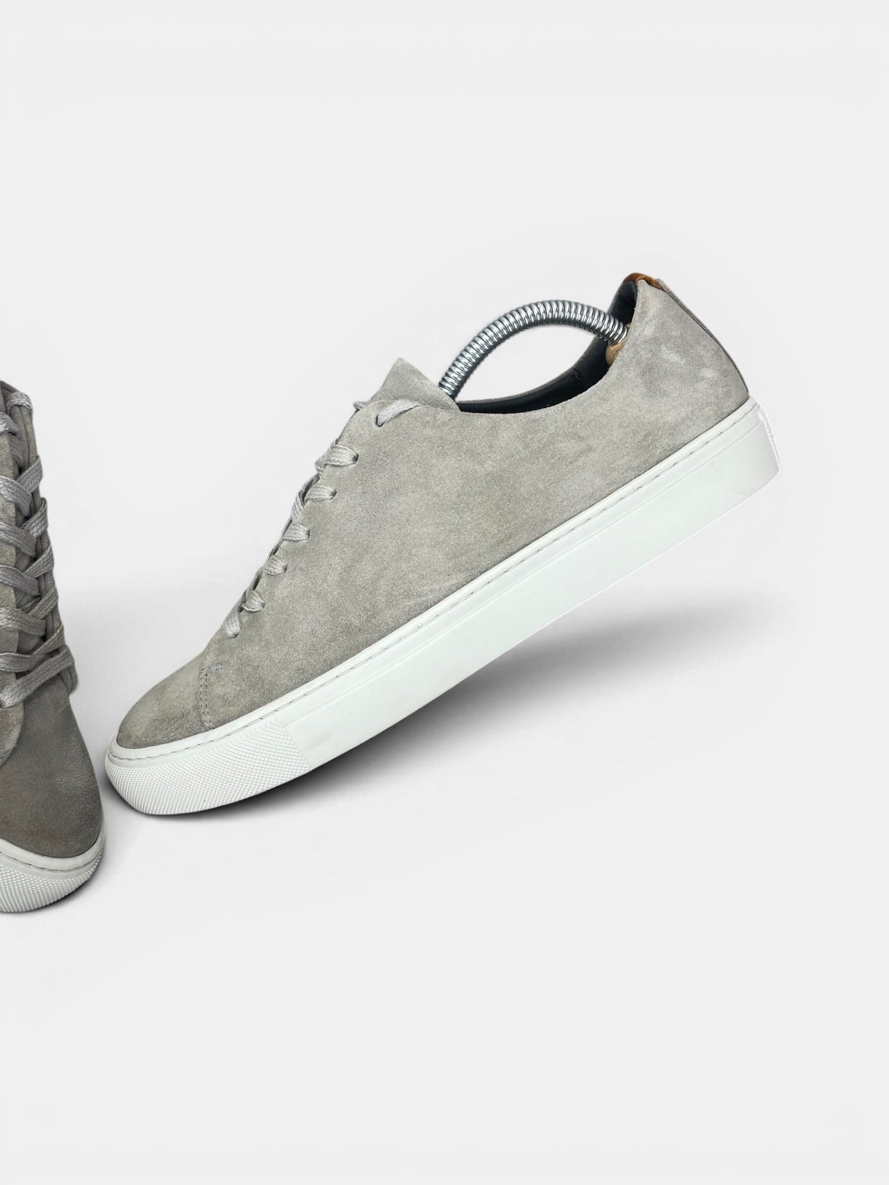 Sneaky Steve Sneakers — buty sportowe męskie w bardzo dobrym stanie rozmiar 42, widok z góry na wewnętrzną stronę butów