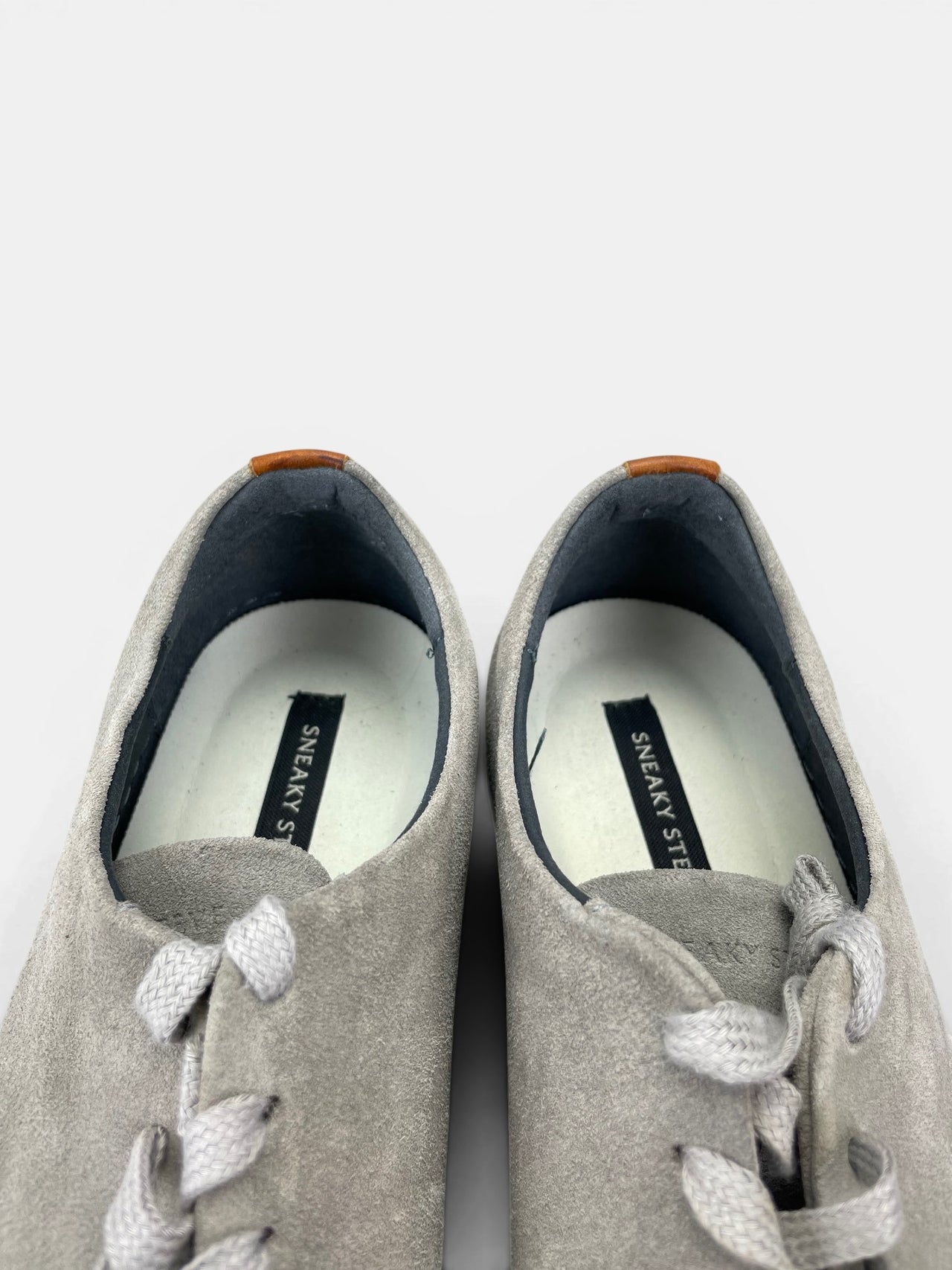Sneaky Steve Sneakers — buty sportowe męskie w bardzo dobrym stanie rozmiar 42, zapiętki butów