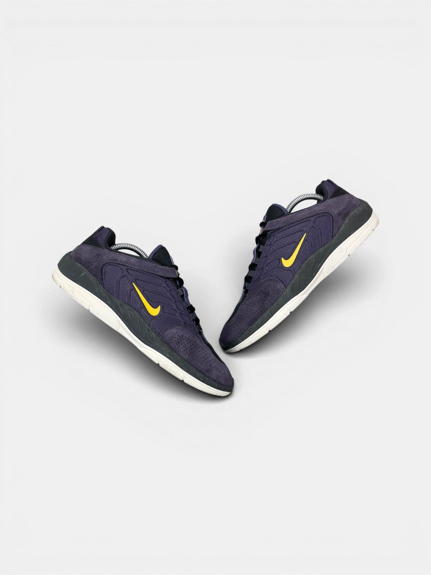 Nike SB Vertebrae Purple — buty sportowe męskie w bardzo dobrym stanie rozmiar 42.5, widok z góry na zewnętrzną stronę butów
