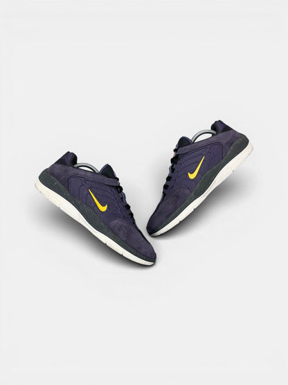Nike SB Vertebrae Purple — buty sportowe męskie w bardzo dobrym stanie rozmiar 42.5, widok z góry na zewnętrzną stronę butów