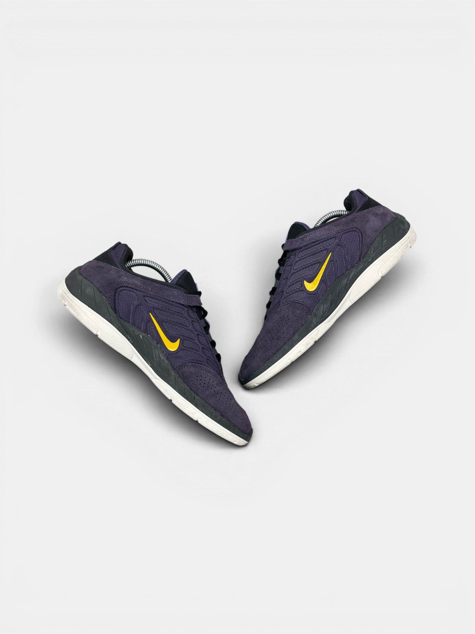 Nike SB Vertebrae Purple — buty sportowe męskie w bardzo dobrym stanie rozmiar 42.5, zewnętrzny panel prawego buta