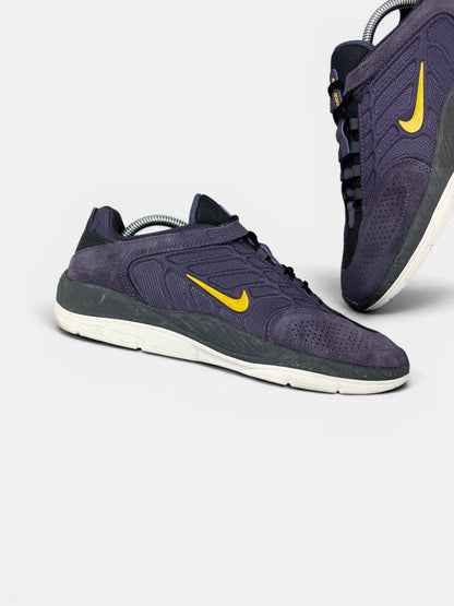 Nike SB Vertebrae Purple — buty sportowe męskie w bardzo dobrym stanie rozmiar 42.5, zewnętrzny panel lewego buta